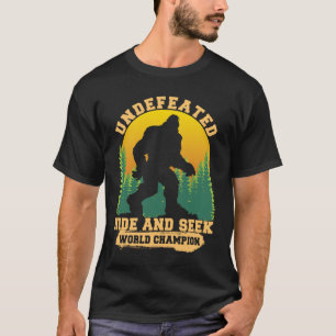 Funny Bigfoot Sasquatch Gömmer och Seek Champion T Shirt