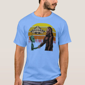 Funny Bigfoot Sasquatch och Alien UFO Abduction T Shirt