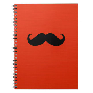 Funny Black Mustache på Orange Red Background Anteckningsbok