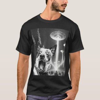 Funny Blue Heeler Alien UFOaking a Sie Dog Mom Dad T Shirt