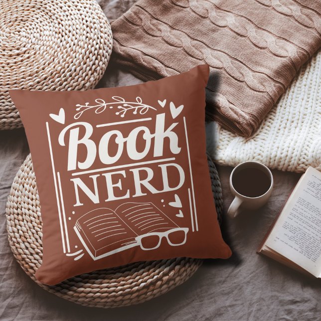 Funny Bok Nerd Quote Terracotta Dekorativ kudde (Skapare uppladdad)