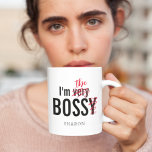 Funny Bossy Chef Kaffemugg<br><div class="desc">Superskoj chef-kaffet mugg med den roliga meningen "Jag är väldigt BOSSY",  men med "very" och "y" överkorsade och ersatte "the",  plus din chefer namn.</div>