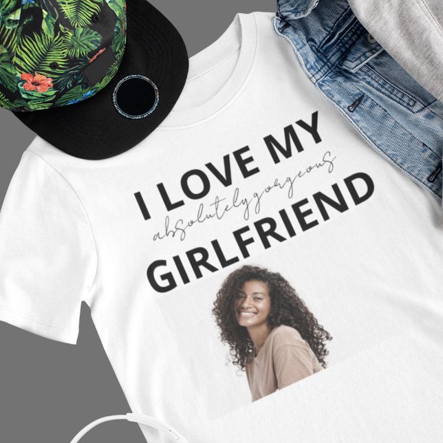 Funny Boyvän med Girlväns fotogåva T Shirt (Funny Boyfriend with Girlfriend's Photo Gift T-Shirt)