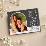 Funny Bröllop Dance flyttar foto Spara datum Meddelande Vykort<br><div class="desc">Spara datumkort för det roligt paret som inte kan vänta med att fira med familj och vänner i bröllop. Modern design med ljusfoto "Sprit, mat och dåliga dansrörelser" sparar datumet. Anpassad med din foto- och bröllop-information. Kontakta mig om du behöver hjälp med att beskära fotot. Jag skulle vara lycklig för...</div>