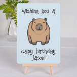 Funny Capybara Birthday Card Julkort<br><div class="desc">Det här fina Capybara Birthday-kortet är perfekt till ge till Capybara älskare. Skicka det här unika kortet för att önska din vän,  din familjemedlem eller älskade en väldigt stor födelsedag! Samma illustration finns också på andra punkter.</div>