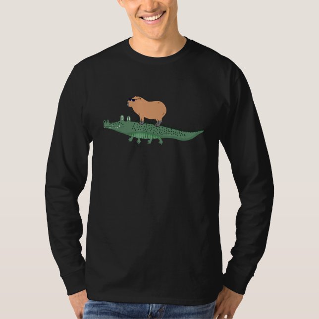 Funny Capybara Riding On A Crocodile T Shirt (Framsida)