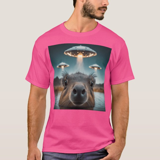 Funny Capybara Selfie med Ufos Konstig T Shirt (Framsida)