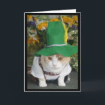 Funny Cat German Birthday Kort<br><div class="desc">Lustigt Bubba Kattunge i en Ocktoberfest-kostym. Det här är ett nytt foto och vi gjorde honom till en ny bayersk hatt. Jag använde translate.google för texten. Inuti: "Grattis på födelsedagen min bra vän!" Du kan ändra texten i fälten. Du kan översätta en annan fras och kopiera och klistra in den....</div>