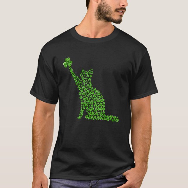 Funny Cat Green Shamrocks St Patricks Day Cat Love T Shirt (Framsida)