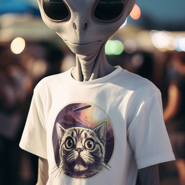 Funny Cat och UFO T Shirt (Skapare uppladdad)