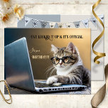 Funny Cat Officiell Birthday Vykort<br><div class="desc">Ett roligt vykort för födelsedagspressning med kattunge med glasögon tittar på en bärbar dator. Underbar för en kattälskares födelsedag</div>
