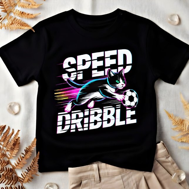 Funny Cat Playing Soccer - Gift for Kids & Teens T Shirt (Skapare uppladdad)
