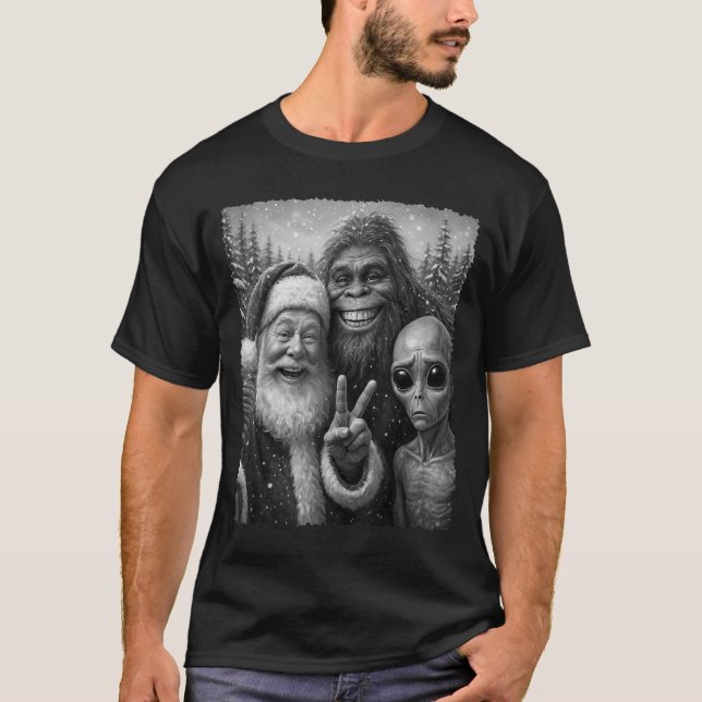 Funny Cat Santa Bigfoot Alien Christmas Selfie Tee (Framsida)