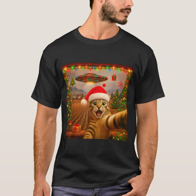 Funny Cat Selfie With Alien Ufo Christmas Lights S T Shirt (Framsida)