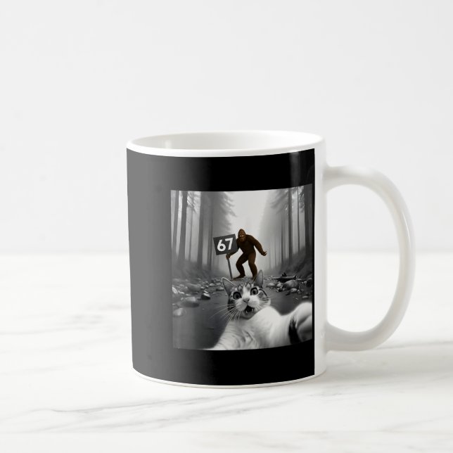 Funny Cat Selfie With Bigfoot 67 Six Seven Meme Me Kaffemugg (Höger)