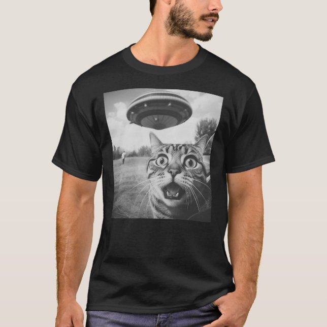Funny Cat Selfie with UFO, Scared Cat Spaceship UF T Shirt (Framsida)