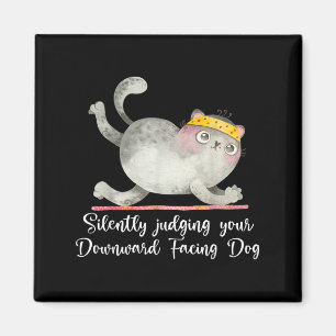 Funny Cat Yoga citerar tyst dömande Magnet