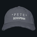 Funny CHEF Bossman Hat med eget namn A04 Broderad Keps<br><div class="desc">Lustigt CHEF Bossman Hat med det anpassade namnet A04 BLUE Hat WHITE Thread Skapar ditt eget personlig basebolllock. Det är lätt! Har du en underbar CHEF? Här är en roligt som du kan anpassa med ett namn. Detta är en del av den UNDERBARA CHEF-giftsamlingen. Du kan också ändra hatten färg,...</div>