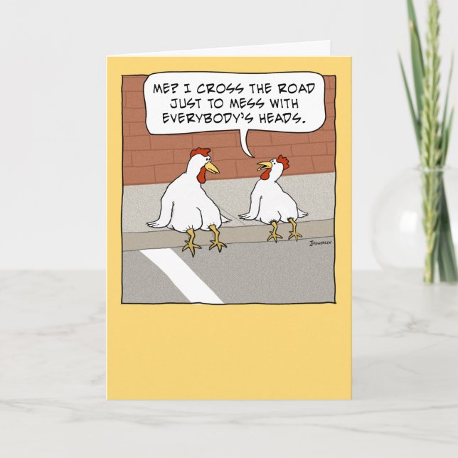 Funny Chicken som korsar vägen Grattis på födelsed Kort (Framsida)
