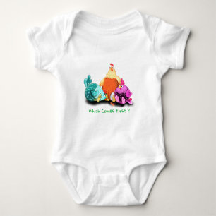 Funny Chickens väntar på att äggen ska förväxlas m T Shirt