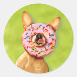 Funny Chihuahua Hund med Sprinkle Donut på Nose Runt Klistermärke