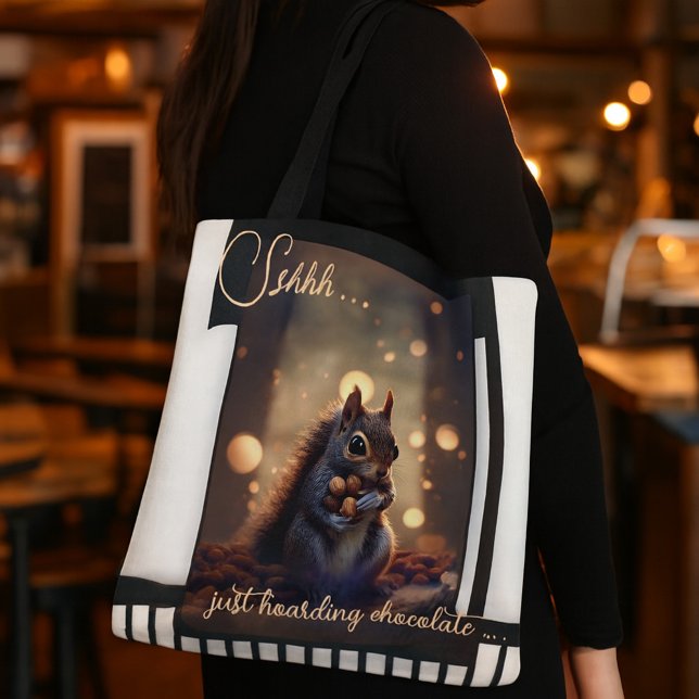Funny Chocolate Chokohol Squirrel Tygkasse (Funny cute tote bag featuring a squirrel gathering nuts on an abstract design.)