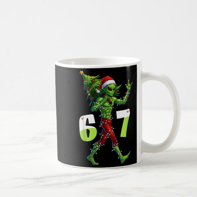 Funny Christmas Alien Six Seven Meme 67 Santa Hat  Kaffemugg (Höger)
