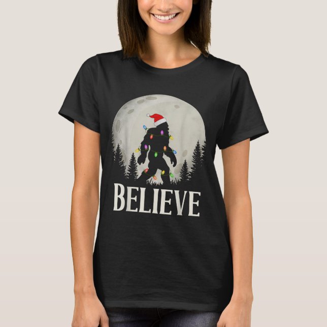 Funny Christmas Bigfoot Santa Hat Moon Sasquatch K T Shirt (Framsida)