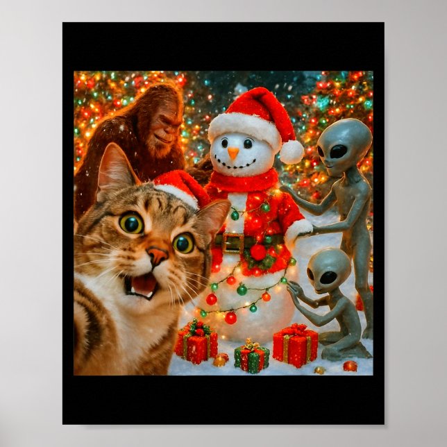 Funny Christmas Cat Selfie With Bigfoot Alien &amp Poster (Framsidan)