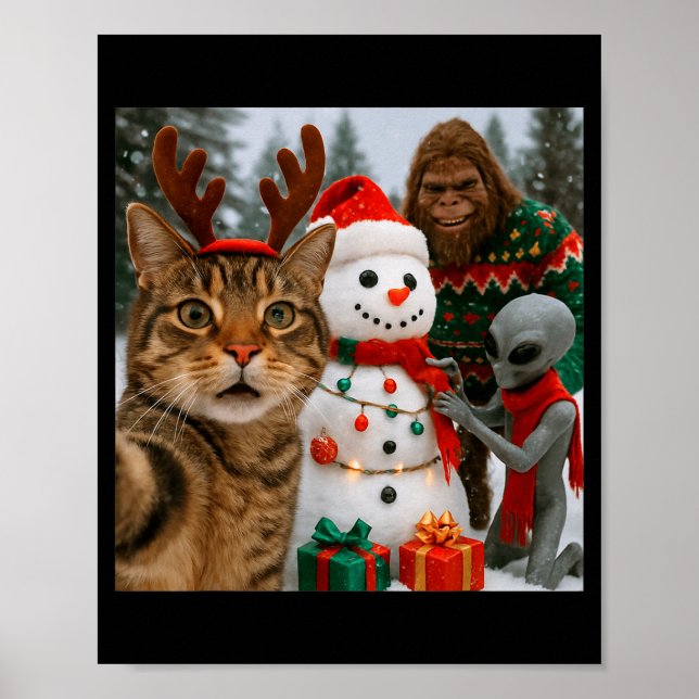 Funny Christmas Cat Selfie With Bigfoot Alien &amp Poster (Framsidan)