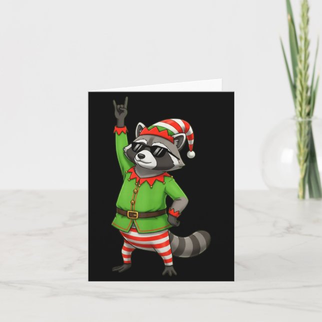 Funny Christmas Raccoon Dressed As Elf With Sungle Kort (Framsida)