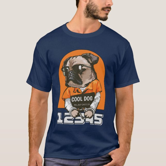 Funny Coola Hund Mugshot T-Shirt - Pug with Attitu (Framsida)