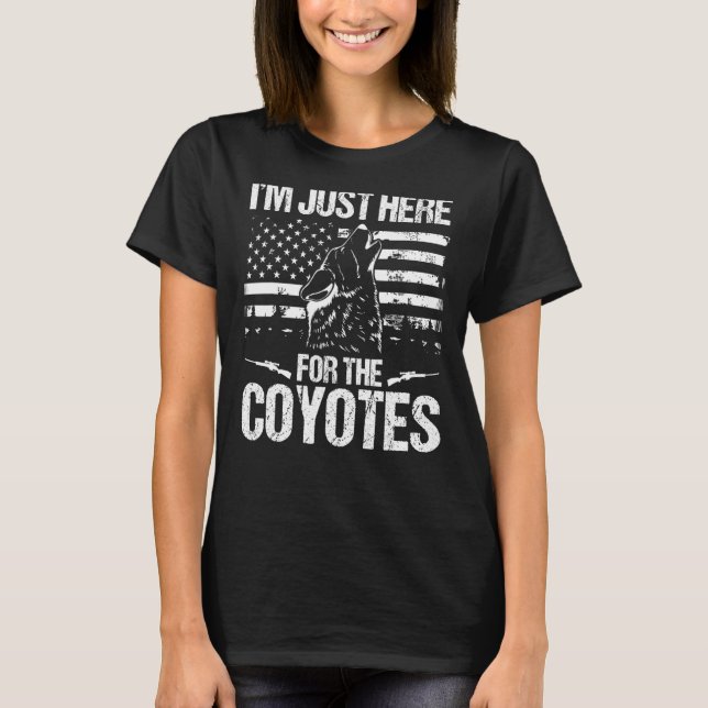 Funny Coyote Hunting och Coyote Wildlife Hunting_3 T Shirt (Framsida)