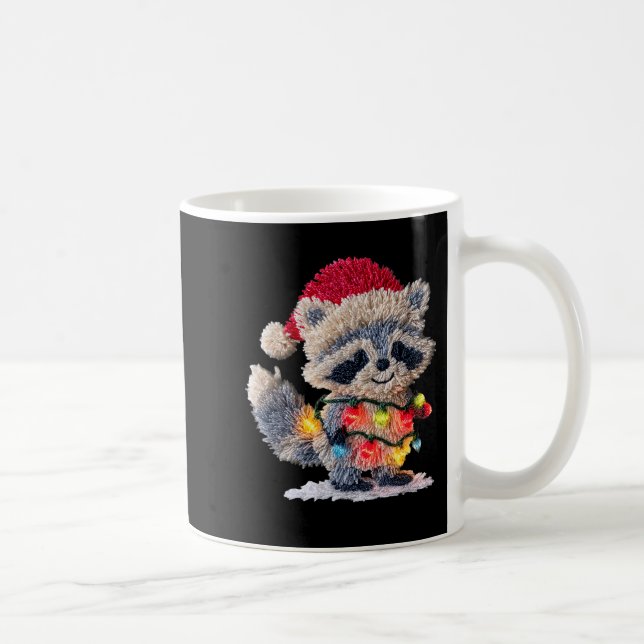 Funny Crochet Christmas Raccoon Xmas Lights Girly  Kaffemugg (Höger)
