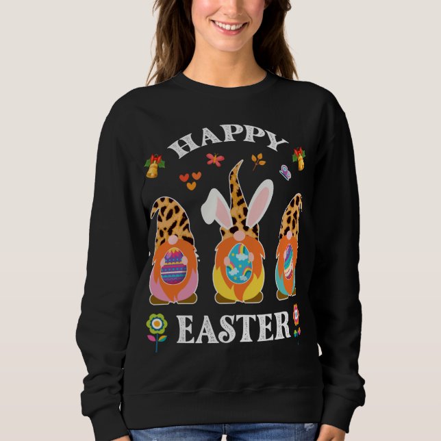 Funny Cute Three Gnomes Bunny Holding Egg Lycklig  T Shirt (Framsida)
