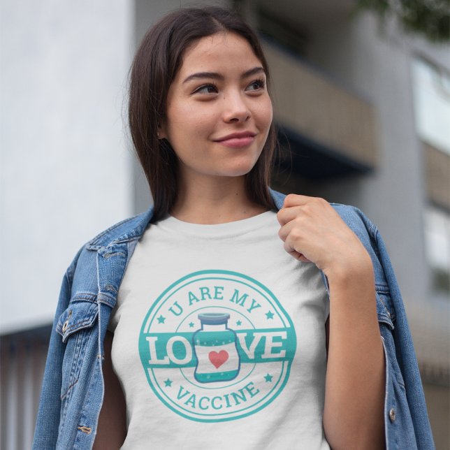 Funny Cute Valentine Covid-19 Vaccine T Shirt (Skapare uppladdad)