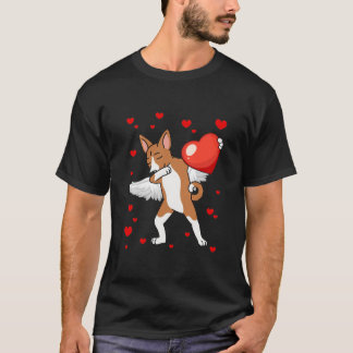 Funny Dabbing Basenji Hund Heart Valentindagen Gi T Shirt