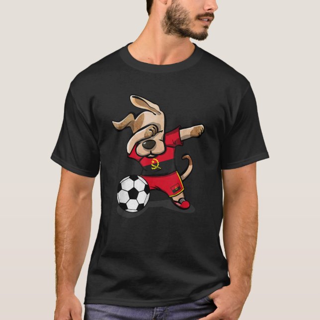 Funny Dabbing Dog Angola Soccer Angolan Flag Footb T Shirt (Framsida)