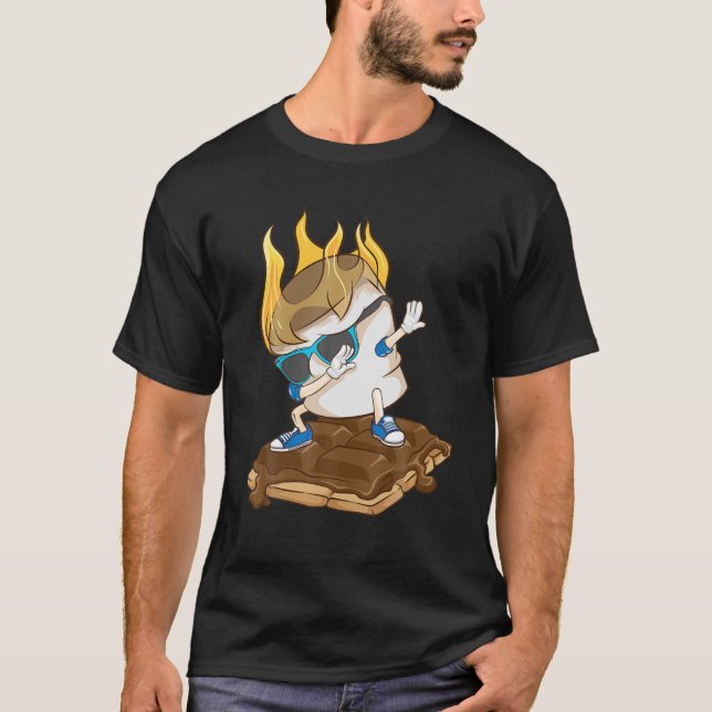 Funny Dabbing Marshmallow Smores | Coola Camping D T Shirt (Framsida)