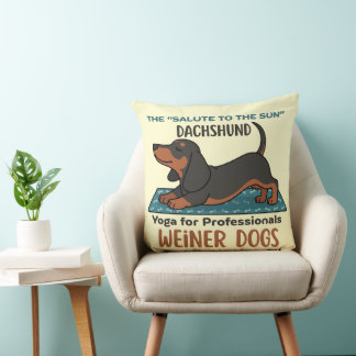Funny dachshund doing the sun salutation (yoga) kudde