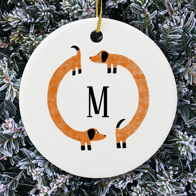 Funny Dachshund Sause Hund Monogram Julgransprydnad Keramik (Dachshund Wiener Sausage Dog monogram initial fun ceramic ornament)