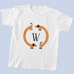 Funny Dachshund Sause Hund Monogram T Shirt<br><div class="desc">Cute och lustig dachshund,  korv hundar eller hundar i evigt rörelse. Anpassa genom att ändra eller ta bort den ursprungliga versionen.</div>