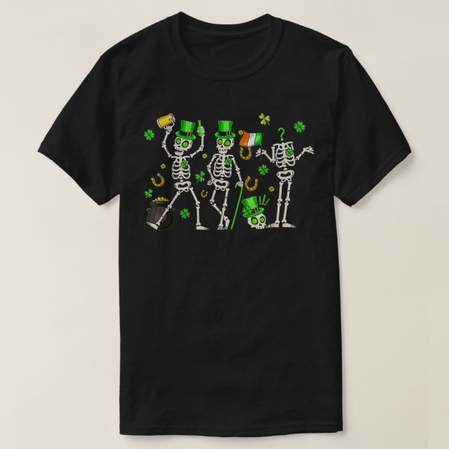 Funny Dancing Skeletons St Patricks Day Shamrock T Shirt (Design framsida)