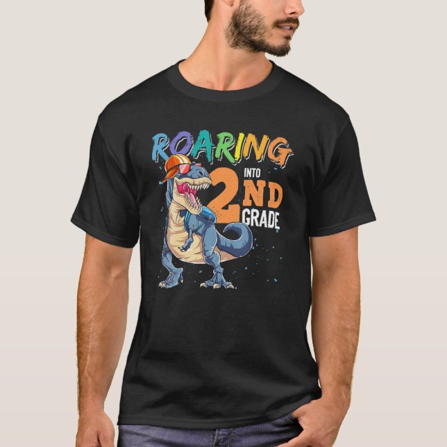 Funny Dinosaur Back to school Roaring till 2ND Gra T Shirt (Framsida)