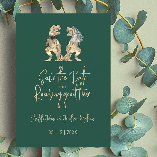 Funny Dinosaur Bride och Groom Bröllop Spara Datumet (Funny Dinosaur wedding save the date invitation Fun T-Rex bride and groom elegant modern script )