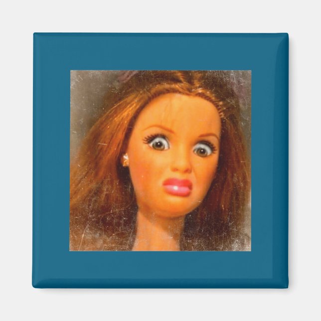 Funny Disgusting Doll Face Meme  Magnet (Framsidan)