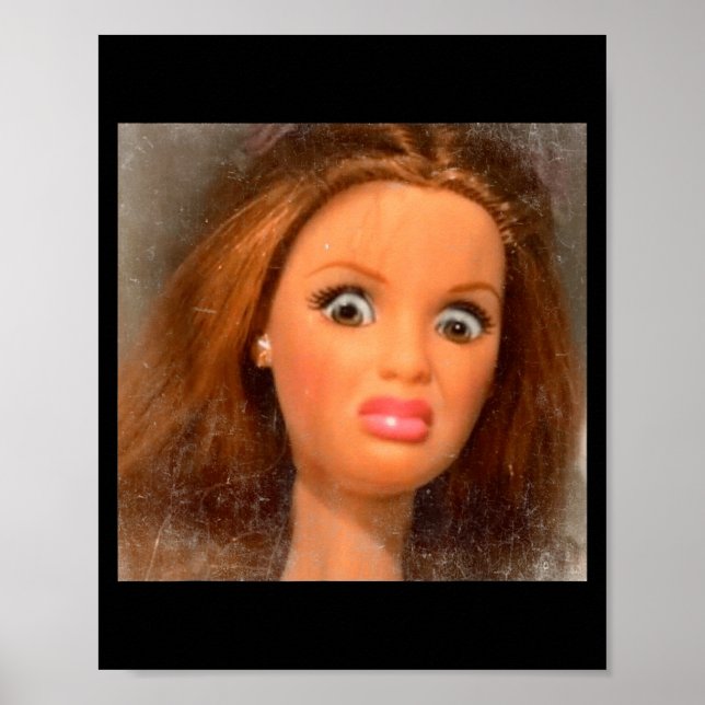 Funny Disgusting Doll Face Meme  Poster (Framsidan)
