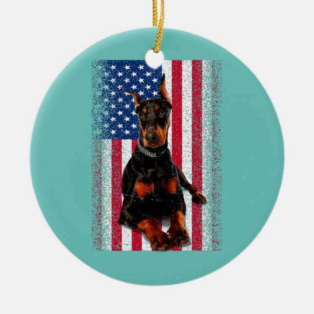 Funny Doberman Hund American Flagga Patriotic Lyck Julgransprydnad Keramik (Framsidan)