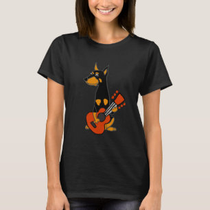 Funny Doberman Pinscher Spela Guitar T Shirt