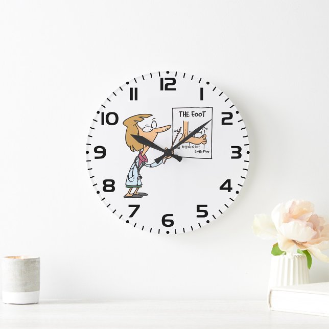 Funny Doctor Teaching Foot Anatomy Stor Klocka (Skapare uppladdad)